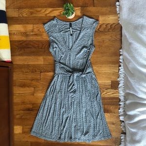 Gray and black v-neck sleeveless dress